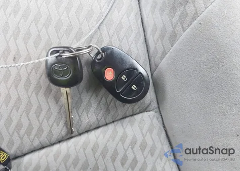 2010 Toyota Tacoma Prerunner V6 z USA, uszkodzony, nr VIN 3TMJU4GN8AM101920